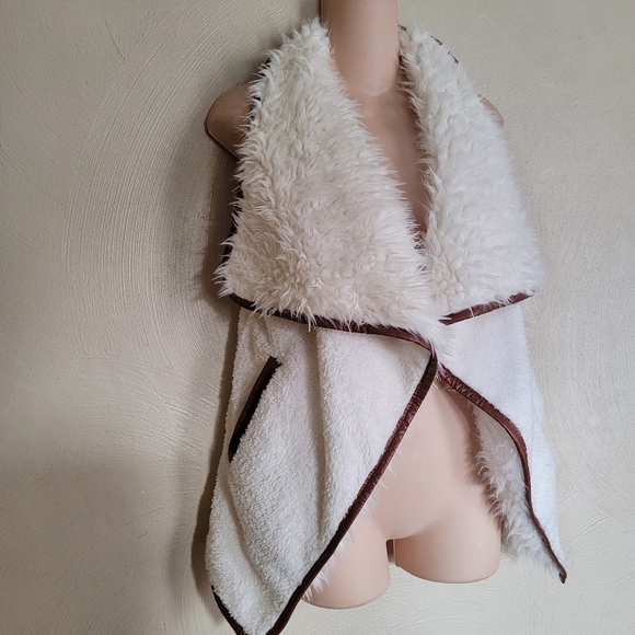Simply Southern Reversible Cream Color Sherpa Vest Size Women's Small NEW - Picture 5 of 10